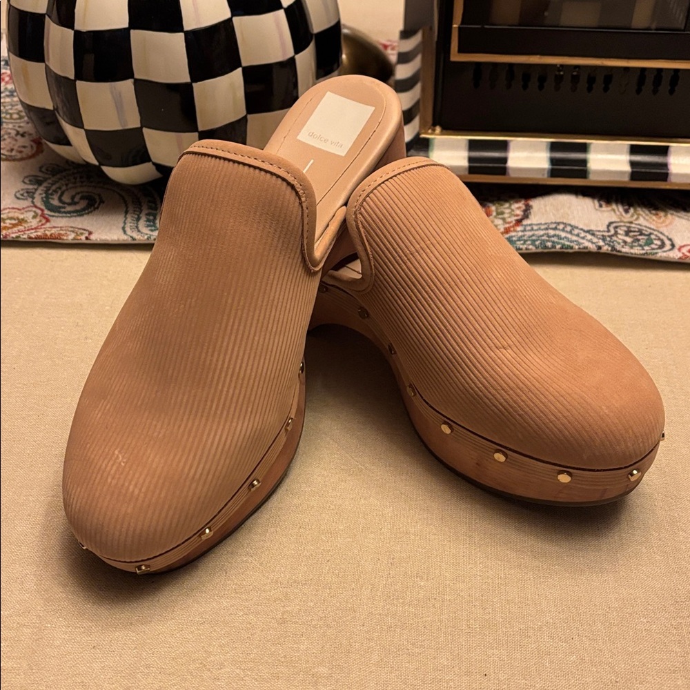 dolce vita clogs - size 8